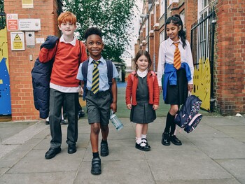 https://az.prshots.es/contents/archives/105/134/images/thumb350x287_auto/matalan-back-to-school-shop-13_thumb.jpg