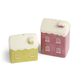 Winter house salt & pepper shakers ​ £6 (31044619)