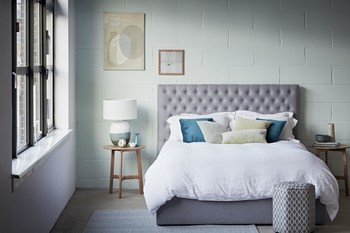 https://az.prshots.es/contents/archives/194/254/images/thumb350x287_auto/Furniture-Village-Garcia-Ottoman-Bedframe-569-Madrid-Table-Lamp-_4d62c_thumb.jpg