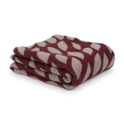 National Trust Jacquard Leaves Red Throw_gbp_68