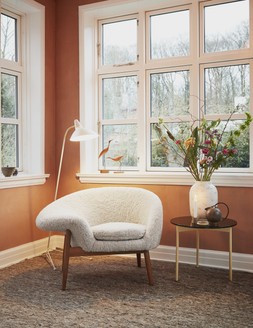 Warm Nordic Fried Egg Lounge Chair - Sheepskin