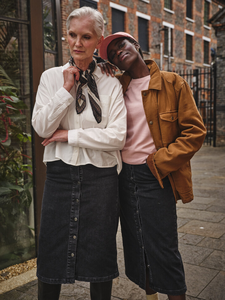 fatface-fatface vivienne shirt 0004434 42- paisley hair scarf 0003972 14- darna denim midi skirt 0004747 52- brandon canvas jacket 0004595 115- organic cotton