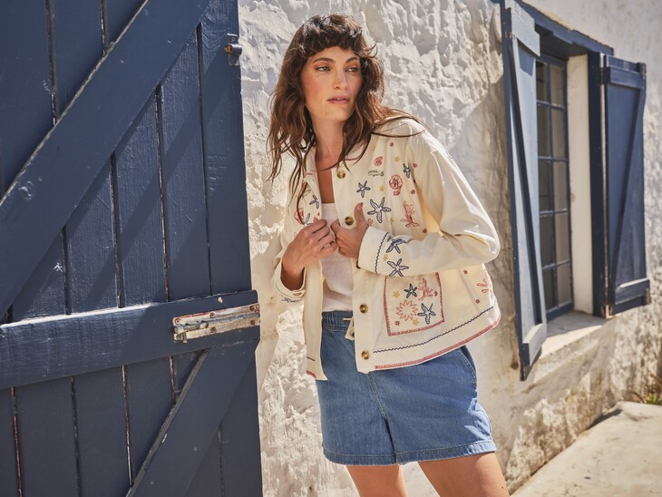 fatface-shells embroidered jacket-75-joesie cami-42-and cosby shorts-40-ref2329968