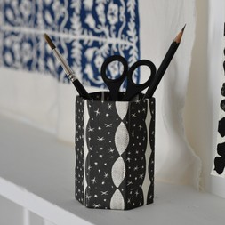 Enid Marx's Chaise Longue Pencil Pot