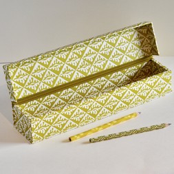Pen Box Oak Leaves Sap Green