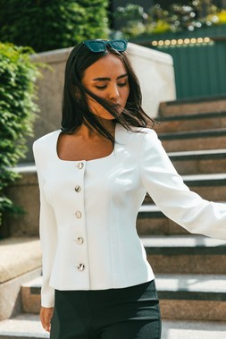 Roman Petite Scoop Neck Buttoned Jacket