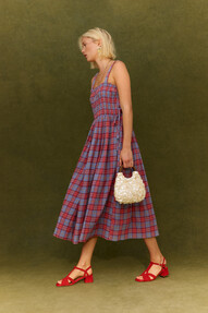 https://az.prshots.es/contents/archives/329/362/images/thumb350x287_auto/oliver-bonas_blue-checked-strappy-midi-dress-gbp78_thumb.jpg