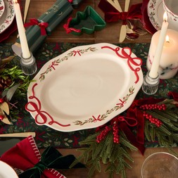 0601 2072750 B&M AW26 Timeless Tradition Dining Cameo06 Crop