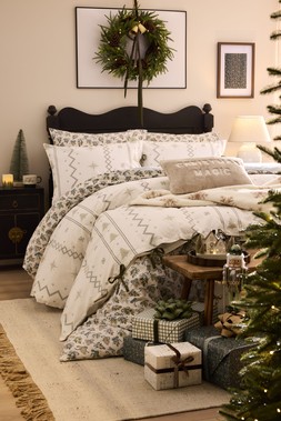0805 2072750 B&M AW26 ALPINE CHARM BEDROOM 2