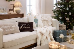 0805 2072750 B&M AW26 ALPINE CHARM LIVING ROOM CAMEO 6
