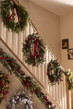 0805 2072750 B&M AW26 WREATHS AND GARLANDS 5