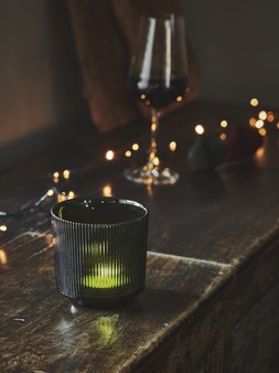 EMERALD RIBBED GLASS HOLDER H10.5CM W10.5CM