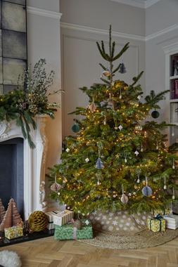 Jute Snowflake Tree Skirt &pound;17.99
