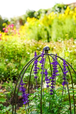 OUTDOOR PLANT SUPPORT ZINC H60CM W36CM
