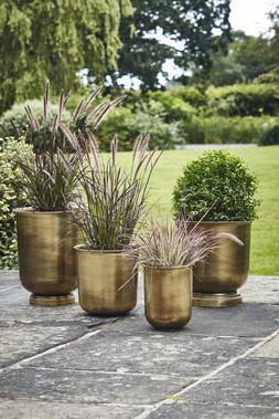 OUTDOOR HAMPTON ANTIQUE BRASS METAL PLANTER H25CM W21.5CM &pound;34.99, OUTDOOR HAMPTON ANTIQUE BRASS METAL PLANTER &pound;54.99, OUTDOOR HAMPTON ANTIQUE BRASS METAL URN H40CM W31.5CM &pound;79.99 &OUTDOOR HAMPTON ANTIQUE BRASS METAL URN H35CM W34CM &pound;89.99