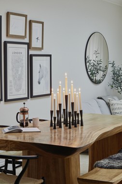 PARKER 11 PIECE BLACK CANDLE CENTERPIECE H35CM W52CM