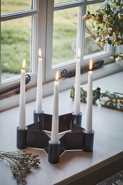 STAR CENTREPIECE DINNER CANDLE HOLDER IN BLACK £39.99
