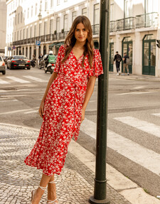 https://az.prshots.es/contents/archives/3700/1570/images/thumb350x287_auto/threadbare_womens-red-floral-print-v-neck-belted-flutter-sleeve-_61f75_thumb.jpg