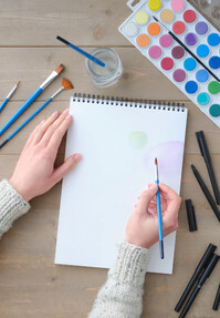 https://az.prshots.es/contents/archives/3746/1580/images/thumb350x287_auto/hobbycraft-hobbycraft-floral-mixed-media-class-workshop_thumb.jpg