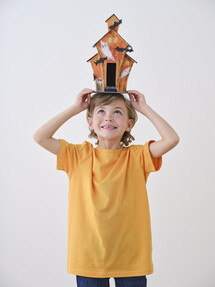 https://az.prshots.es/contents/archives/3746/1580/images/thumb350x287_auto/hobbycraft-kids-halloween-haunted-house-workshop_thumb.jpg
