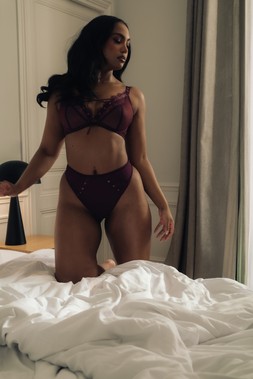 Laced Up Merlot Bra £42 €66 CAD $92 AUS $96.95, Thong £21 €34 CAD $39 AUS $42.95 1