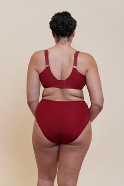 Smoothie Spacer Bra Deep Red £42 €66 CAD $92 AUS $96.95, Full Brief £14 €23 CAD $26 AUS $28.95 4