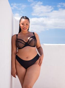 Lifestyle, Plunge Bra, Black, £29.00, US$61.00, CA$83.00, €44.00, A$73.00, Lifestyle, Short, Black, £15.00, US$30.00, CA$44.00, €25.00, A$46.00