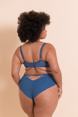 SUSPENSE PLUNGE BRA  £39 €59  CA87 AU91.95 & HIGH WAIST BRIEF £21 €32 CA39 AU42.95