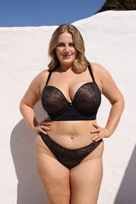 https://az.prshots.es/contents/archives/3795/1587/images/thumb350x287_auto/curvy_kate_1k7a1980_thumb.jpg