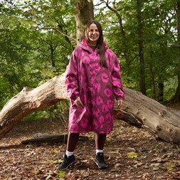 OHS Adults Water Resistant Leopard Print Sherpa Drying Robe - Burgundy/Pink - £30