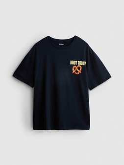 PRIMARK GRAPHIC TEE, £8, €10, NE €12, $14, RON50, PLN43, CZK260, HUF3800