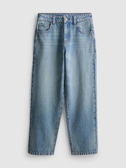 PRIMARK OLDER BOYS RELAXED FIT DENIM LEG, $11 RON40 HUF3000 PLN34 CZK210 €(NE)9 €8 £6 (2)