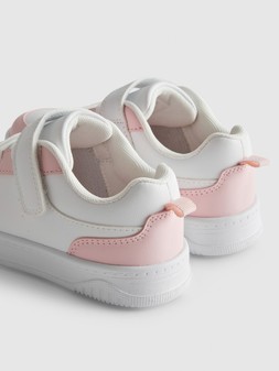 PRIMARK YOUNG GIRLS PU WHITE LOWTOP, $16 RON55 HUF4200 PLN50 CZK300 €(NE,SLO,SVK)13 €12 £10 (1)