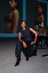 https://az.prshots.es/contents/archives/98/201/images/thumb350x287_auto/marks-spencer_0354.ms_body_event_lightroom_jamesdkelly.l1683559_thumb.jpg