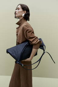 https://az.prshots.es/contents/archives/98/201/images/thumb350x287_auto/marks_amp_spencer_faux-leather-tote-bag-45_1_74a1f_thumb.jpg