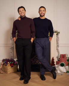 https://az.prshots.es/contents/archives/98/201/images/thumb350x287_auto/marks_amp_spencer_ms-autograph-tapered-fit-single-pleat-trouser__01bd6_thumb.jpg