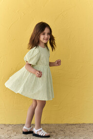 https://az.prshots.es/contents/archives/98/201/images/thumb350x287_auto/marks_amp_spencer_ms-kidswear-ss24_thumb.jpg