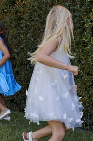 https://az.prshots.es/contents/archives/98/201/images/thumb350x287_auto/marks_amp_spencer_socialising_kw_02949_shot_05_233-2_thumb.jpg